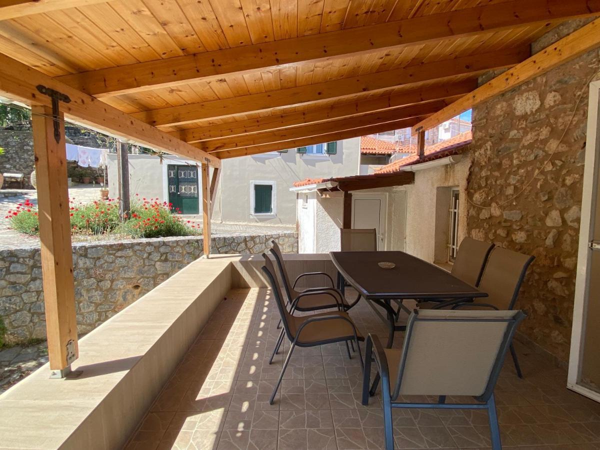 Barbajonn'S Stone House Villa Monemvasía Exterior foto
