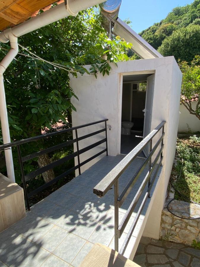 Barbajonn'S Stone House Villa Monemvasía Exterior foto